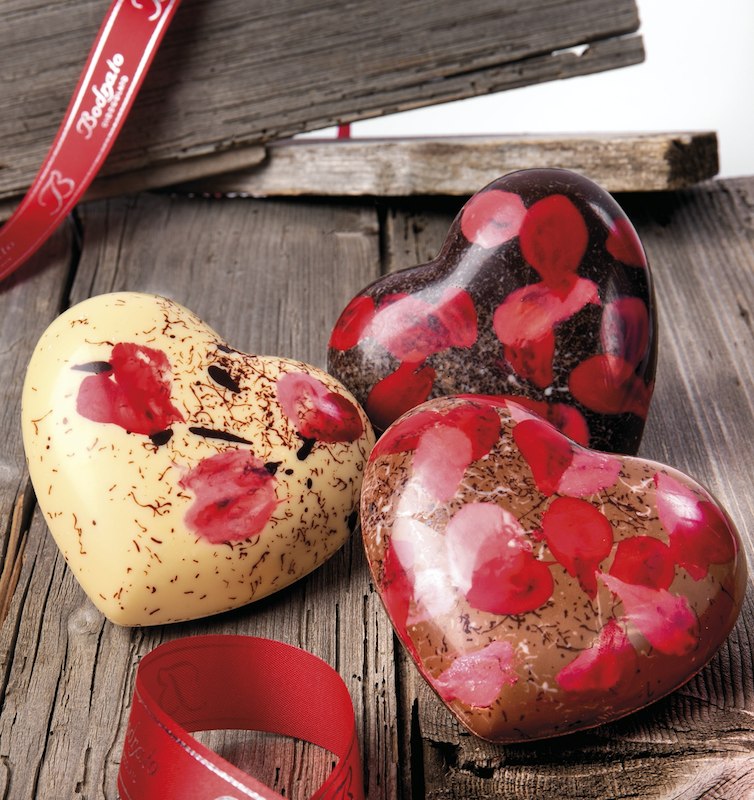 San Valentino: rose rosse per te e non solo. Fiori, dolci e cioccolatini i  preferiti di sempre – Oggi Sposi